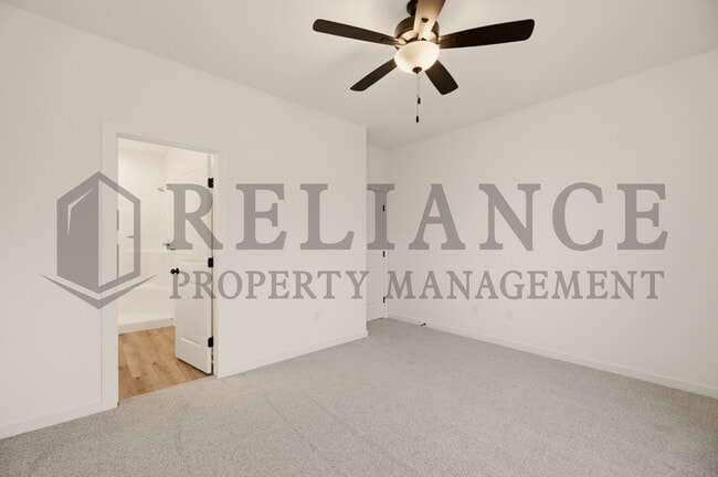 Building Photo - 5238 N Pinecrest Ct