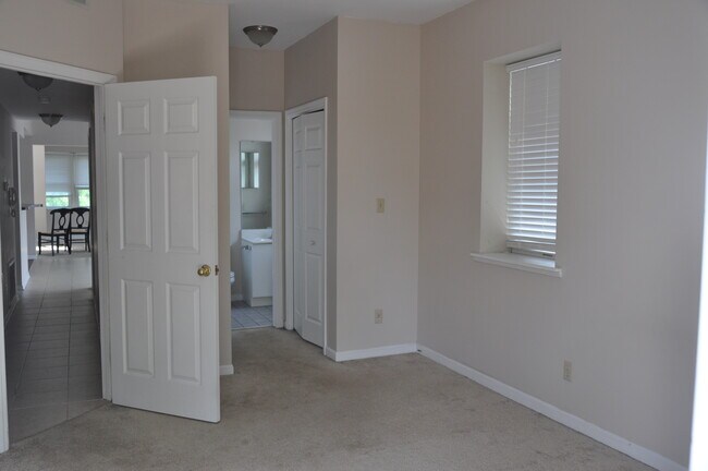 Building Photo - 5936 McPherson Ave