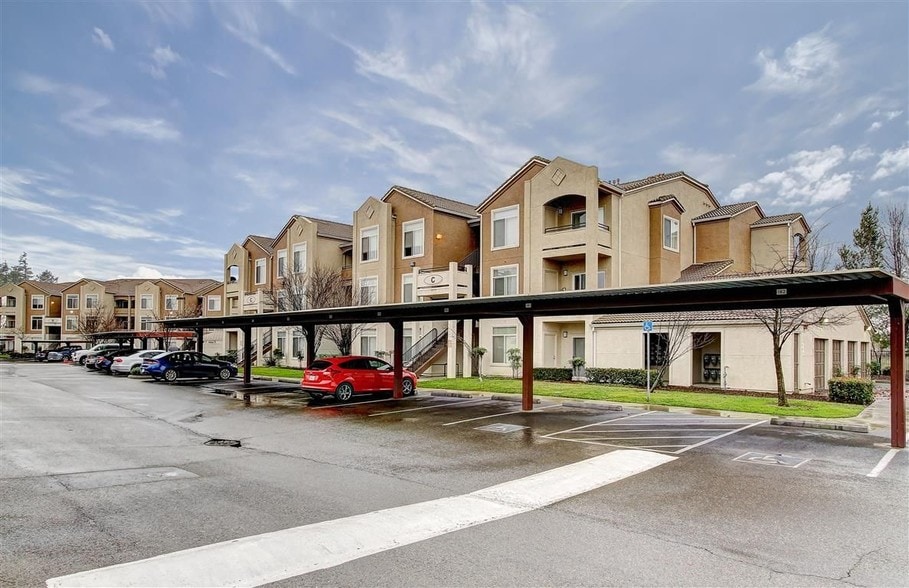 Laguna Creek 8760 Center Pky Elk Grove CA 95758 Apartment Finder