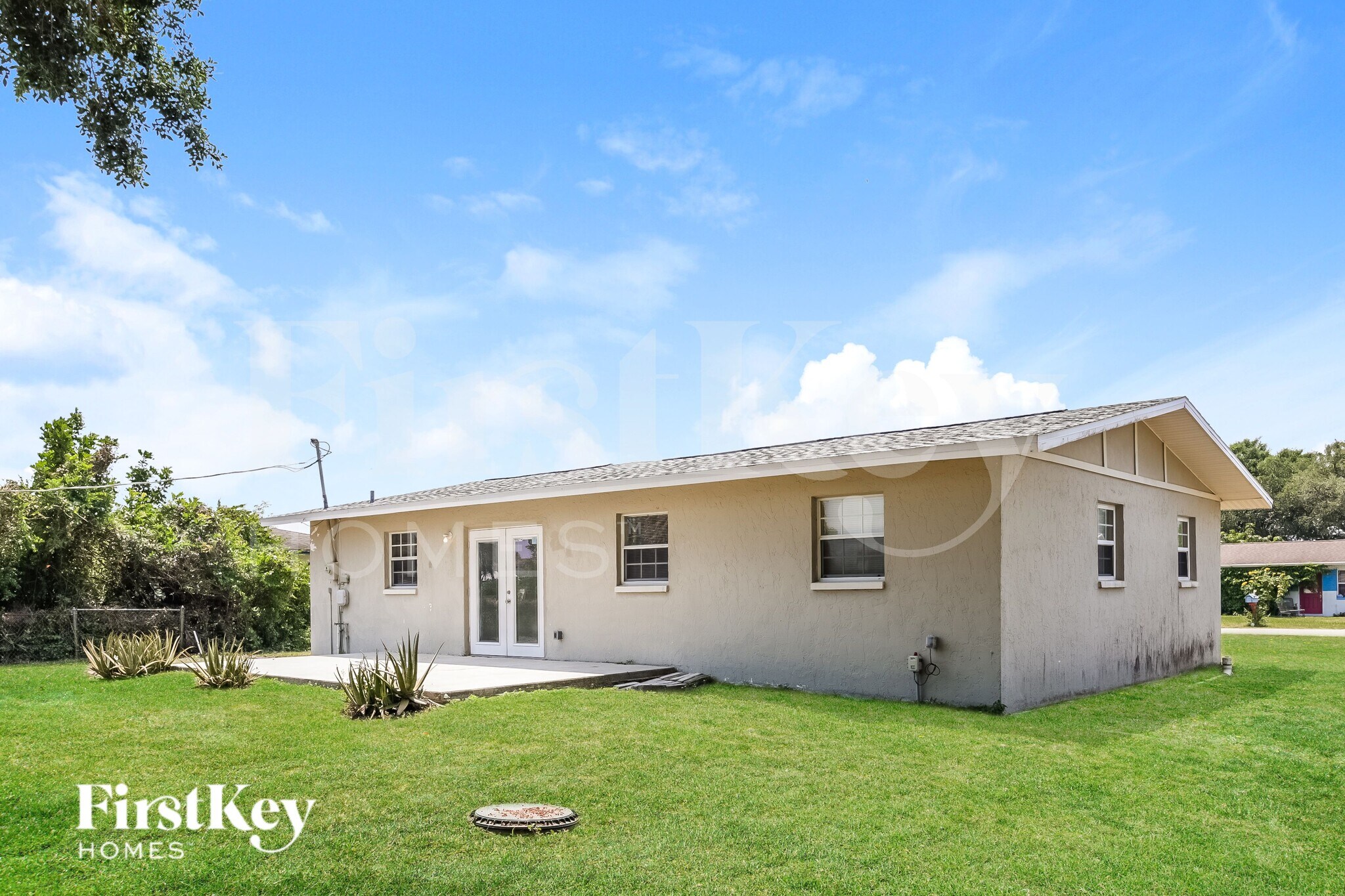 Building Photo - 2326 Barcelona Ave