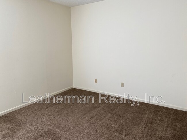 Building Photo - 738 Coventry Ln
