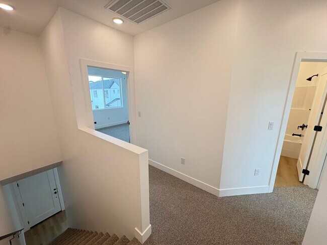 Building Photo - 2925 W 2925 N Cir