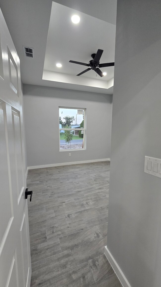 Building Photo - 15720 Palm Vista Dr