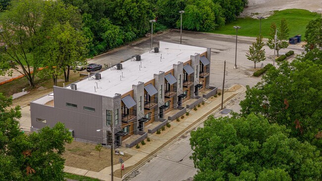 Building Photo - Edge Luxury Townhomes