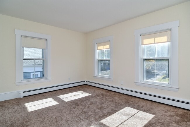 Building Photo - 110 Main St