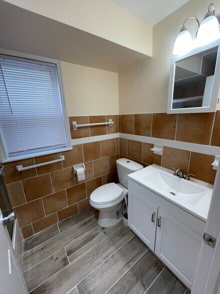 Building Photo - 93 Osborne Ter