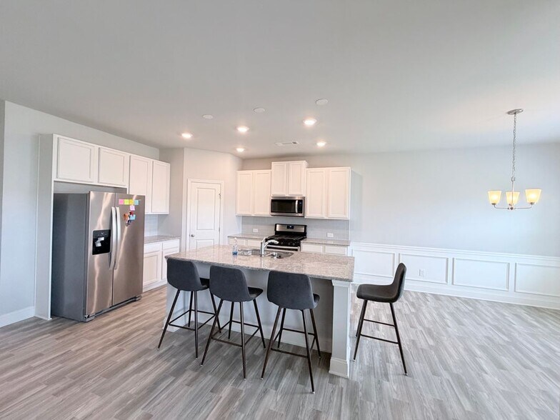 Building Photo - 4411 Rockrose Green Way