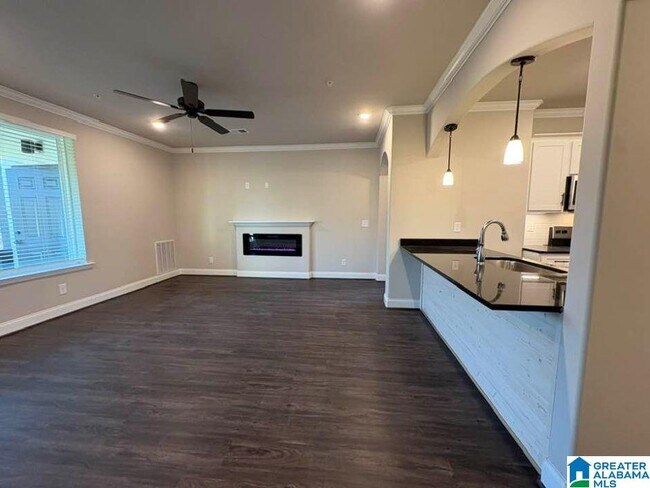 Building Photo - 4401 Lennox Pl