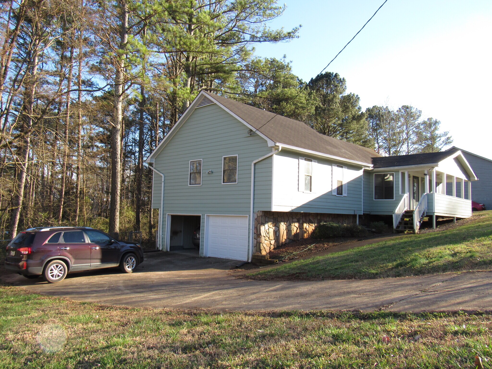 Two car garage with wide driveway for visiting guests - 1273 W Wylie Bridge Rd