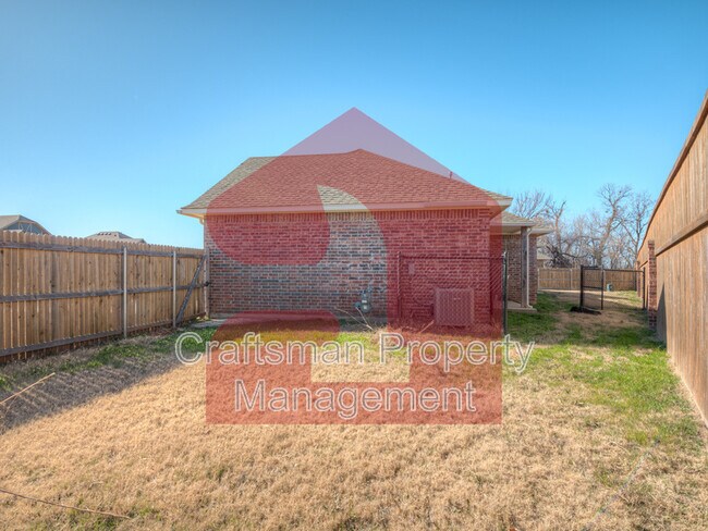 Building Photo - 9945 SW 21st St