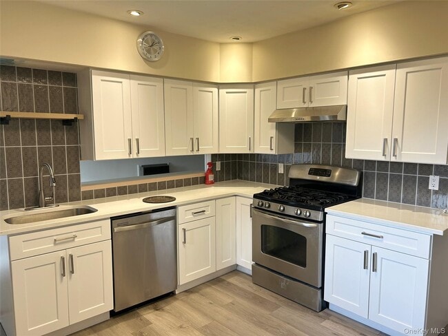 Building Photo - 76-36 265th St