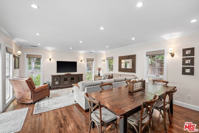 Building Photo - 15434 Sutton St