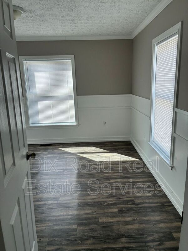 Building Photo - 915 Bellaire Ave