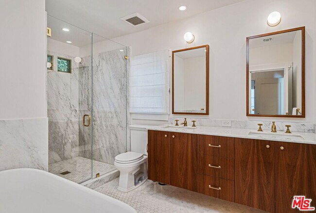 Building Photo - 409 S Highland Ave