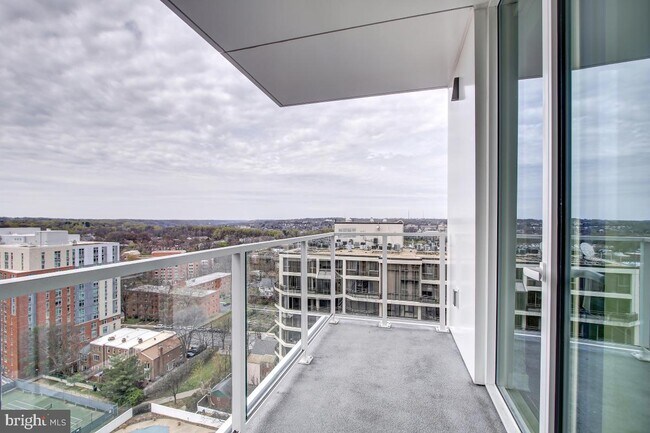 Building Photo - 1781 N Pierce St