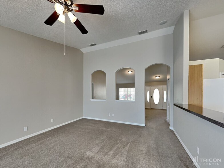 Building Photo - 3408 Montano Ave