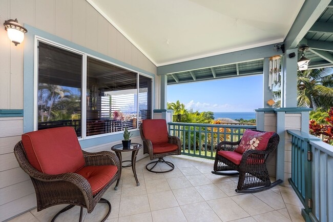 Building Photo - Stunning Ocean View Home in Malulani Gardens