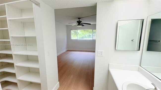 Building Photo - 13105 SW 16th Ct