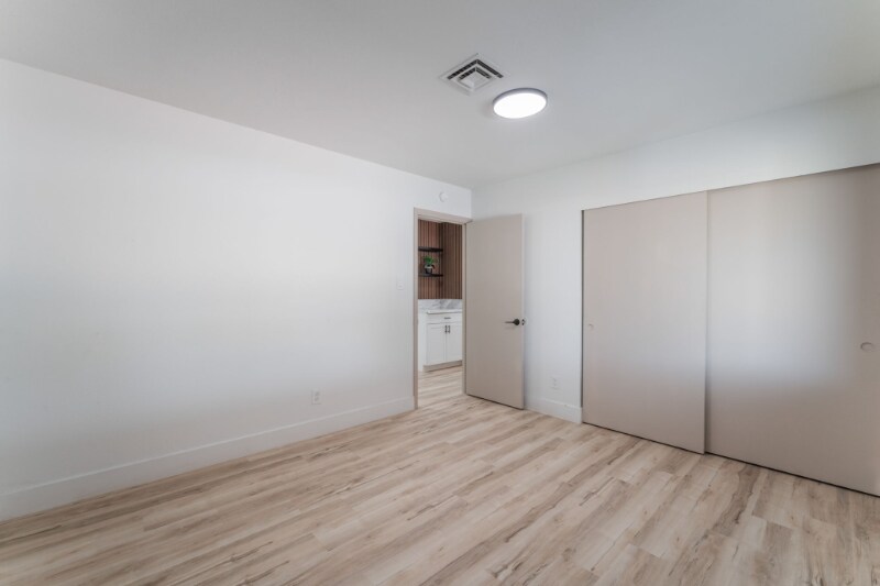 Building Photo - 1808 E St Louis Ave