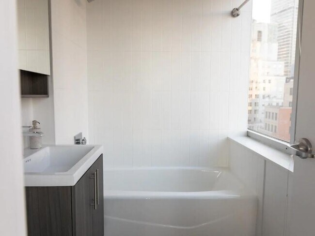 Building Photo - 2 bedroom in New York NY 10038