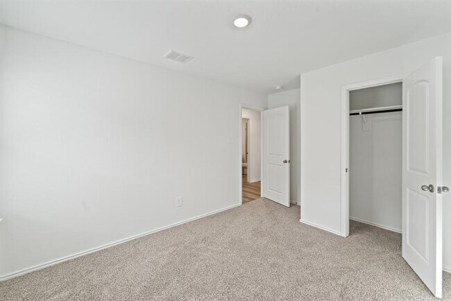 Building Photo - 1011 Vilana Ridge Ln