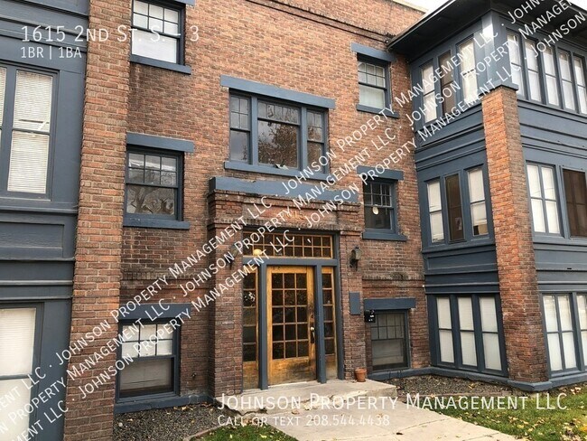 Building Photo - 1615 2nd St S