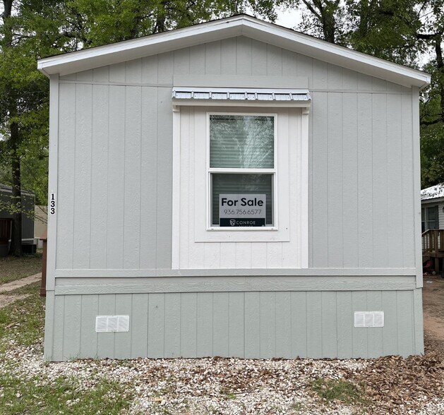 Building Photo - 133 Lillian St