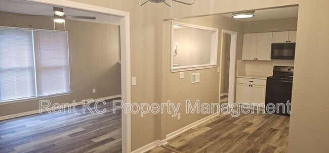Building Photo - 809 NE 74th St