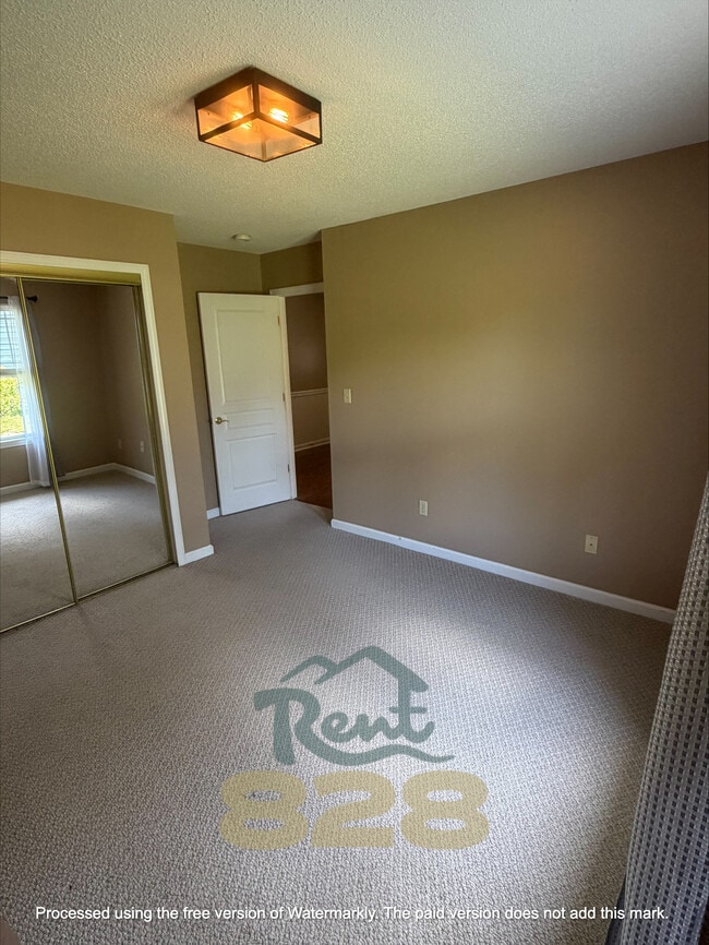 Building Photo - 37 Sunview Cir