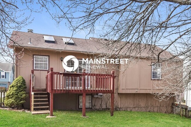 Building Photo - 208 W Calico Dr