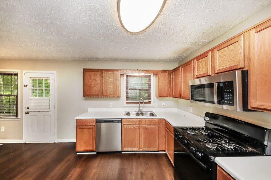 Building Photo - 187 Sherwood Forest Dr