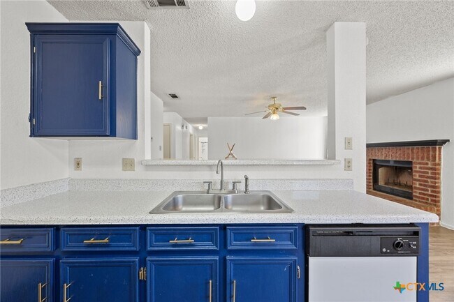 Building Photo - 2804 Cactus Dr