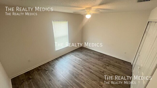 Building Photo - 2498 Cogan Dr