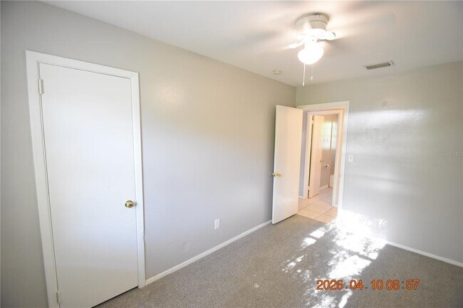 Building Photo - 10922 Hyacinth Ave