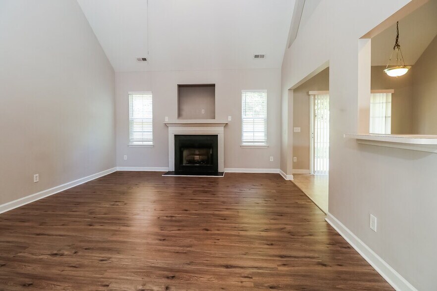 Building Photo - 4215 Sebring Ct SW