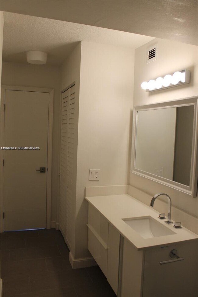 Building Photo - 1801 S Ocean Dr