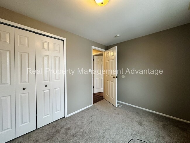 Building Photo - Cute Three-Bedroom with Large Deck!