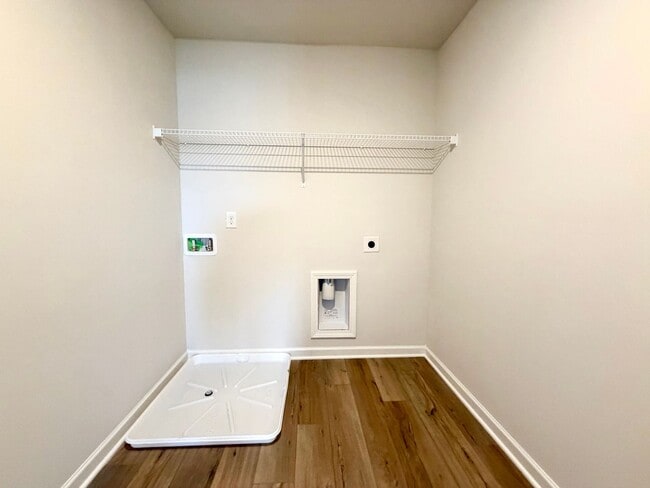 Building Photo - 900 Moray Ln