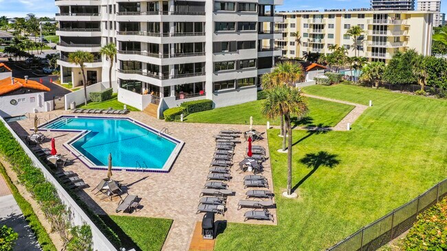 Building Photo - 600 Ocean Dr