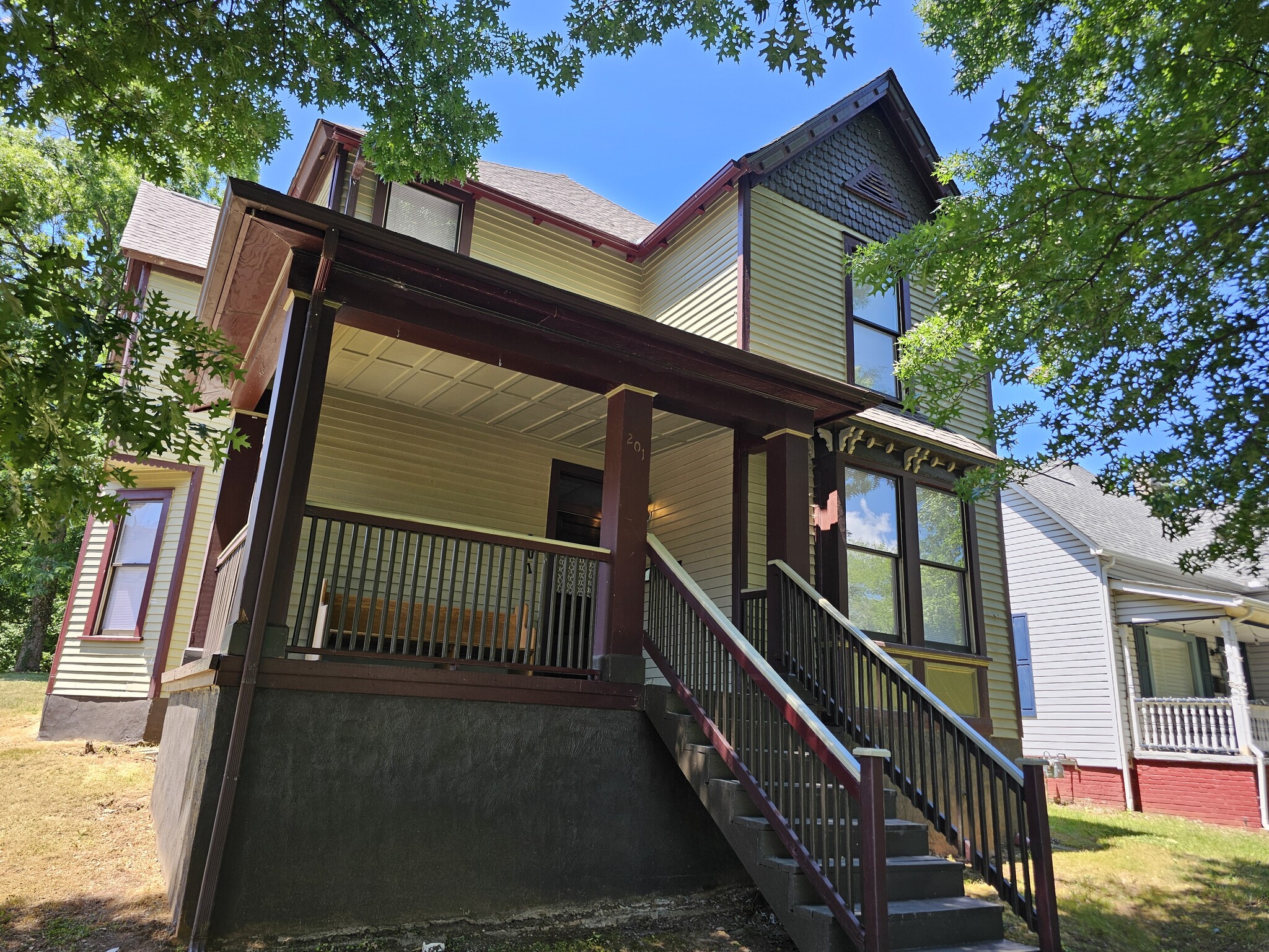 Building Photo - 201 E Oklahoma Ave