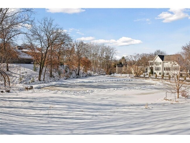 Building Photo - 5 Cooper Ave