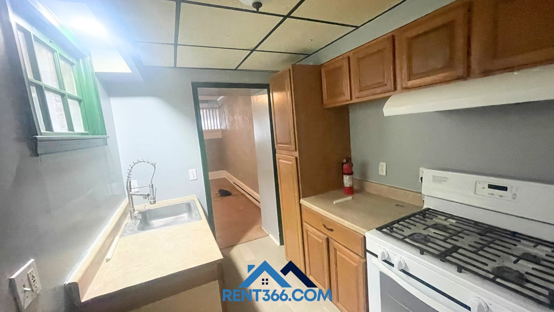 Building Photo - 403 E Norwegian St