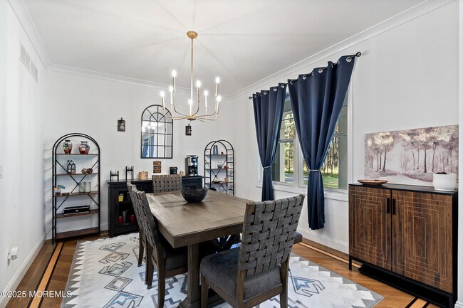 Building Photo - 1561 Scranton Ave