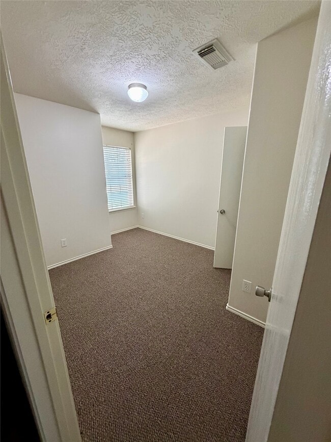 Building Photo - 8943 Farm Ridge Ln