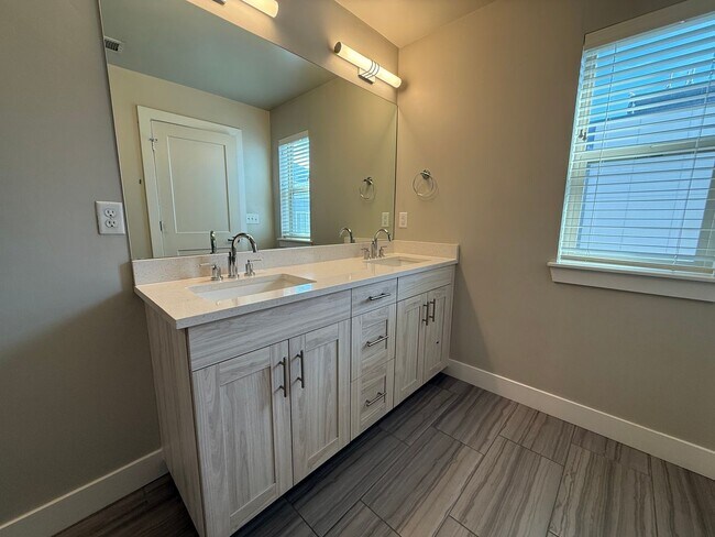 Building Photo - Modern Townhouse with Rooftop Deck & Mountain Views Near Sloan’s Lake!!
