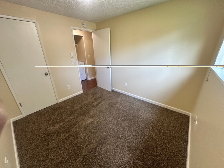 Building Photo - 630 SE 182nd Ave
