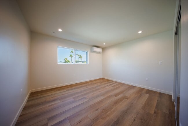 Building Photo - 5933 Comey Ave