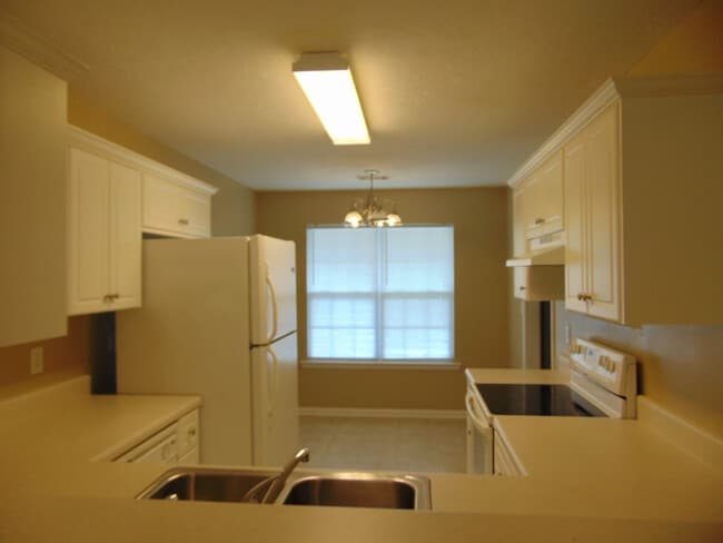 Building Photo - 1204 Bison Way