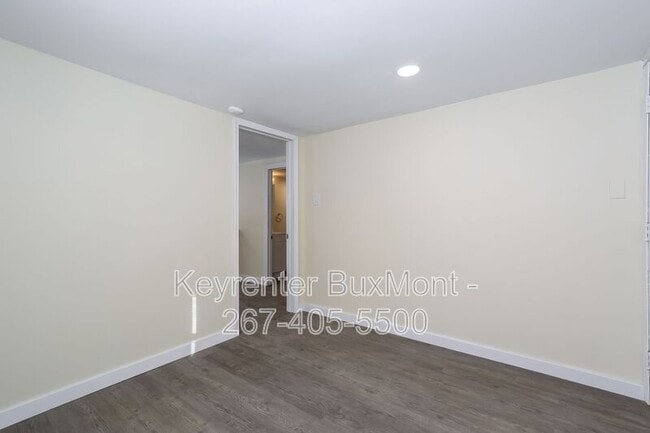 Building Photo - 419 W Jefferson St