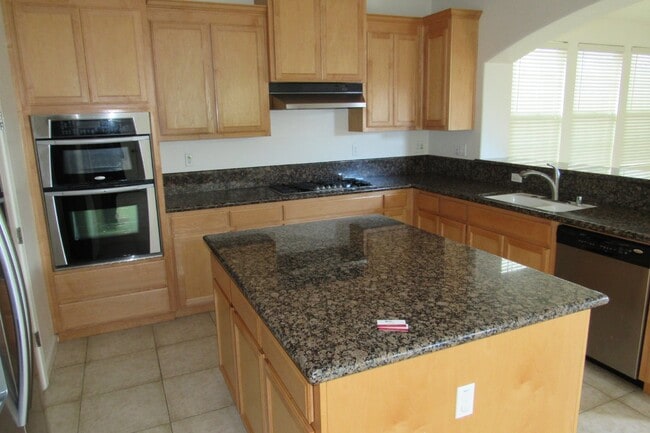 Building Photo - Gorgeous 4 Bed/3 Bath Mountain House Home ...